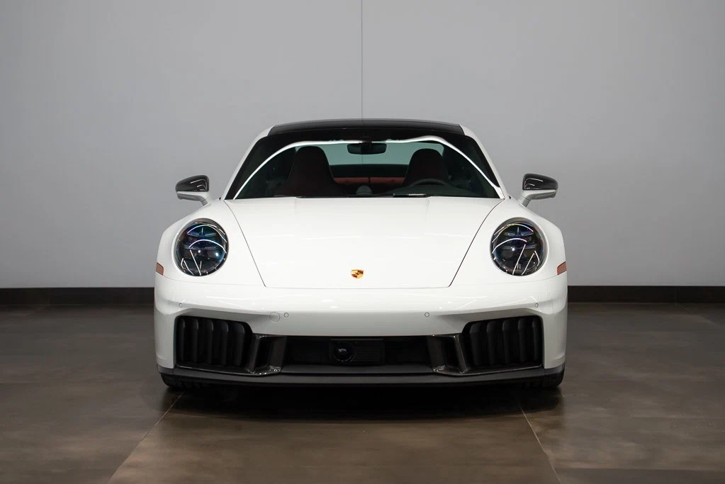 2026 Porsche 911 Carrera 4 GTS (992.2), 2/30