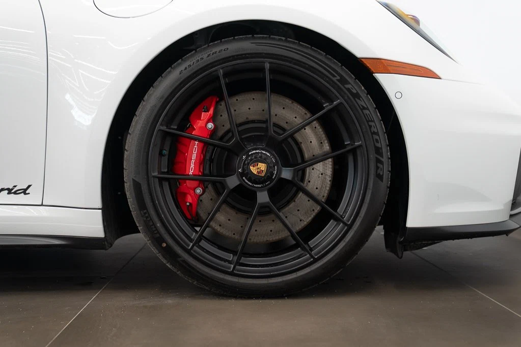 2026 Porsche 911 Carrera 4 GTS (992.2), 11/30