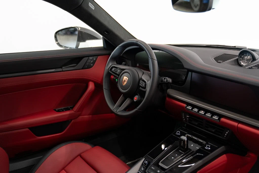 2026 Porsche 911 Carrera 4 GTS (992.2), 18/30