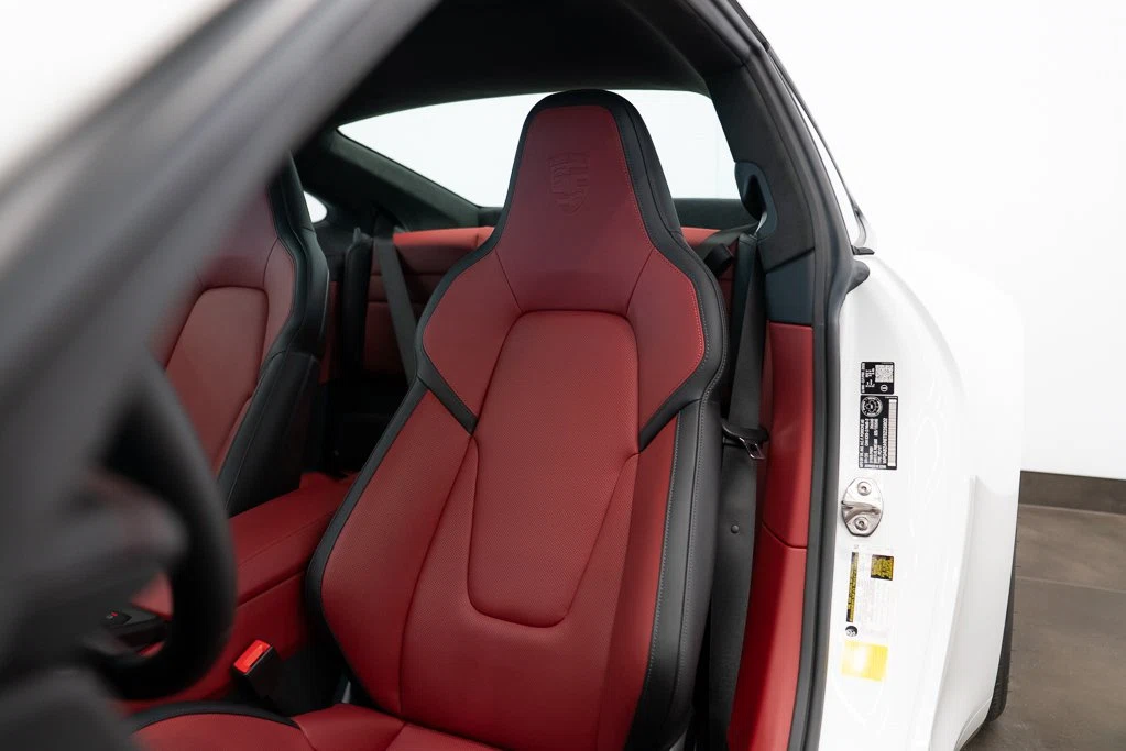 2026 Porsche 911 Carrera 4 GTS (992.2), 25/30