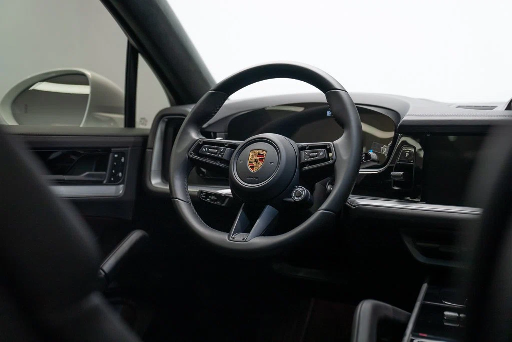 2024 Porsche Cayenne Turbo E-Hybrid Coupé (3rd Generation), 13/26
