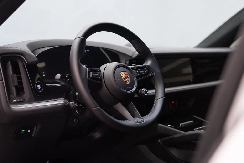 2024 Porsche Cayenne Turbo E-Hybrid Coupé (3rd Generation), 15/26