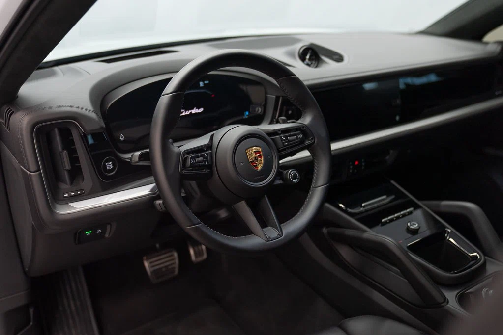 2024 Porsche Cayenne Turbo E-Hybrid Coupé (3rd Generation), 17/26