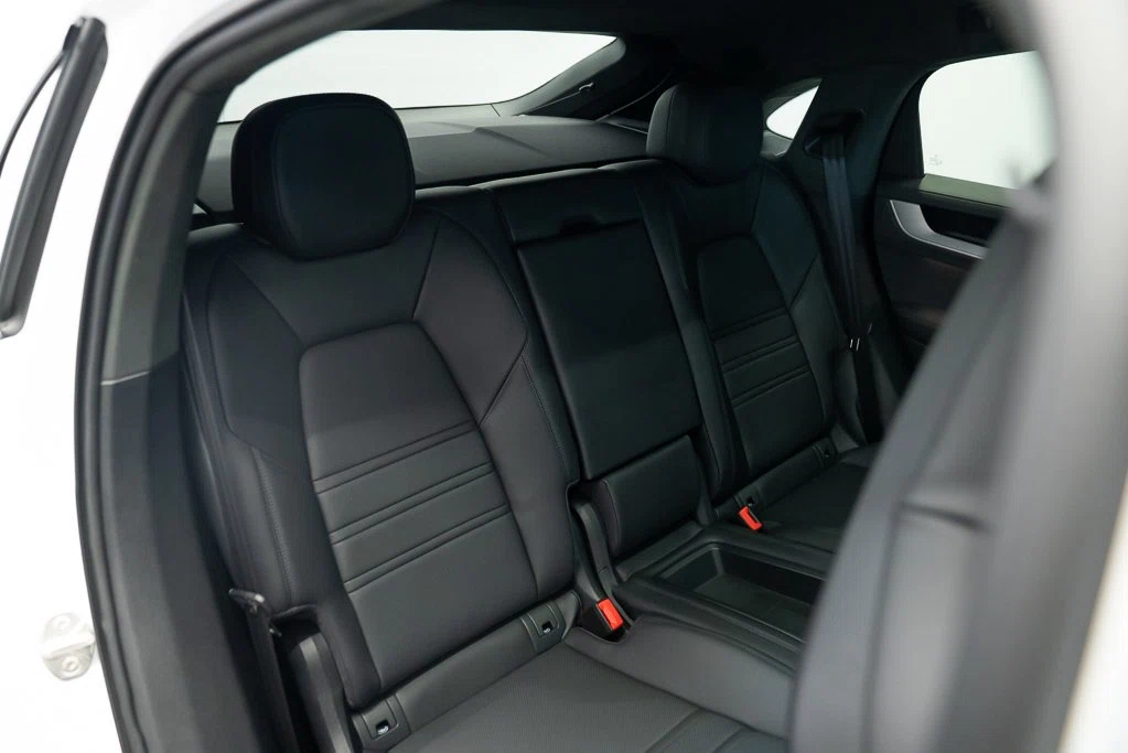 2024 Porsche Cayenne Turbo E-Hybrid Coupé (3rd Generation), 25/26