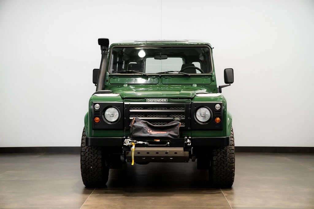 1997 Land Rover Defender 110 (1983-2016), 2/22
