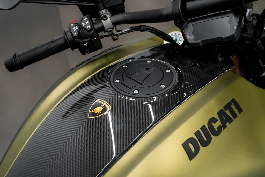 2021 Ducati Diavel 1260 Lamborghini, 8/14