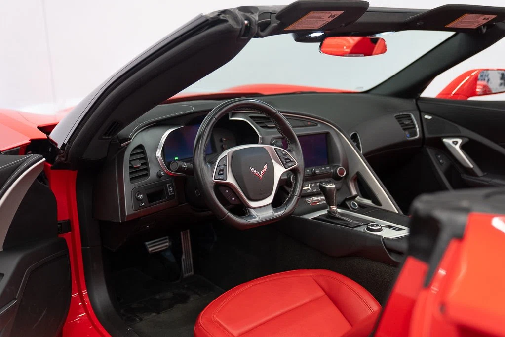 2018 Chevrolet Corvette Stingray Convertible (C7) 1LT, 20/26