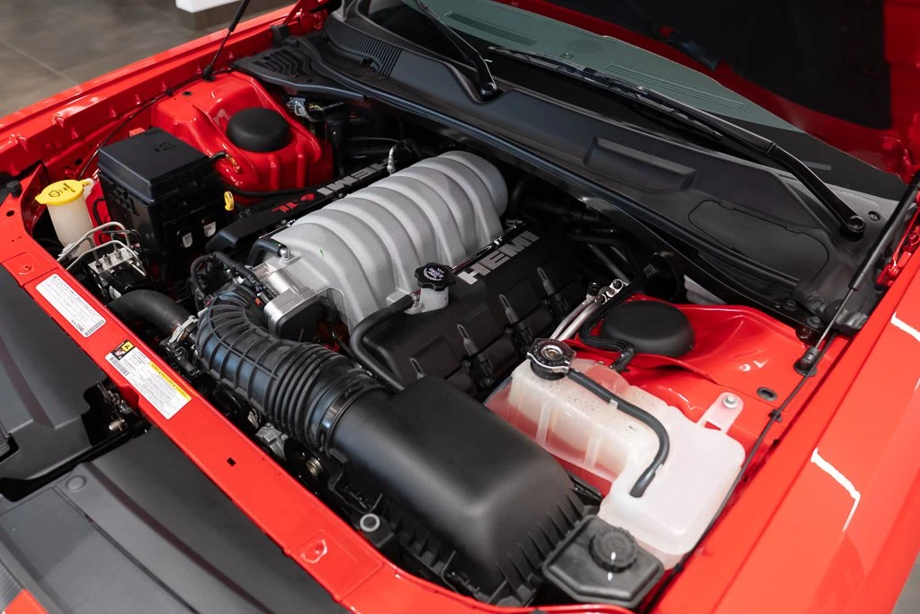 2010 Dodge Challenger SRT8, 19/30