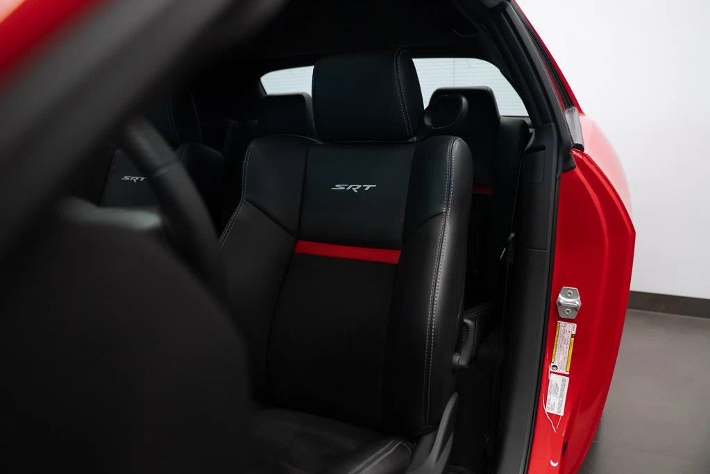 2010 Dodge Challenger SRT8, 27/30