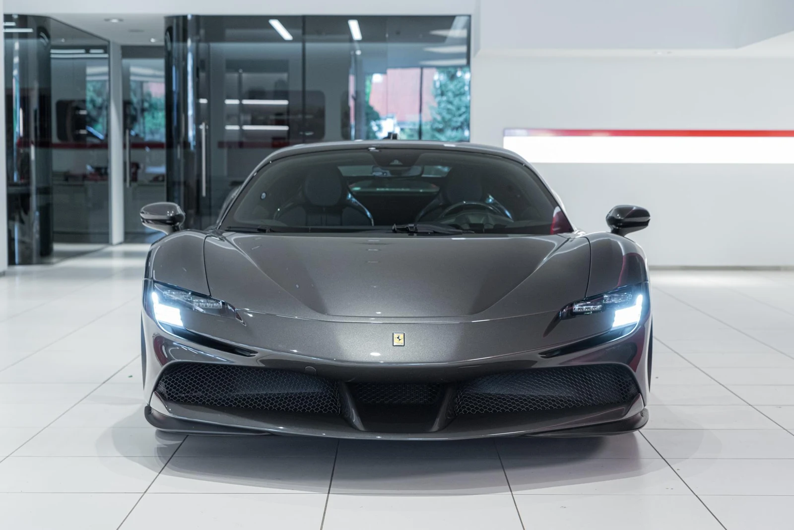 Ferrari SF90 Stradale, 2/10
