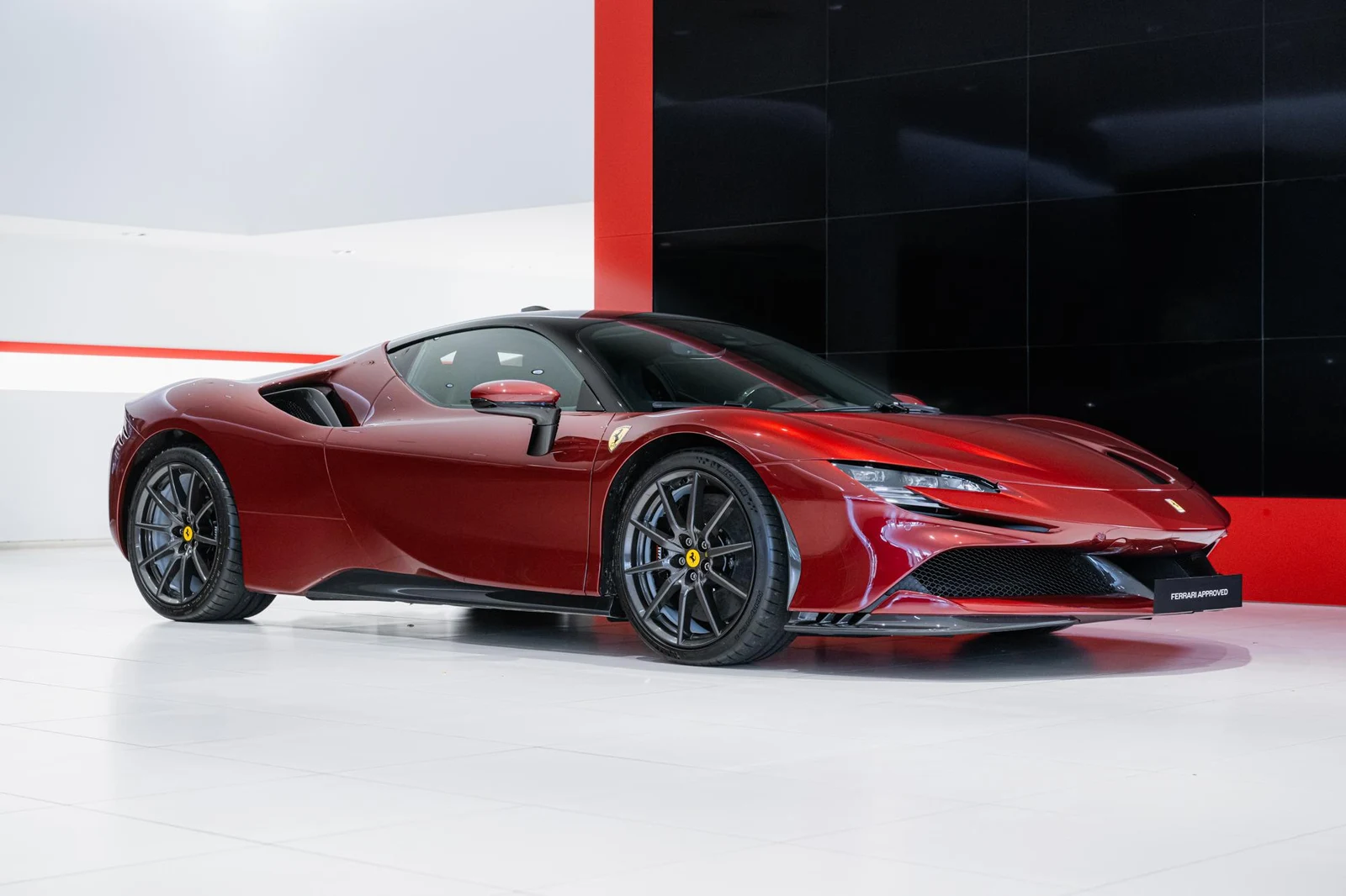 Kroymans photograph of Ferrari SF90 Stradale