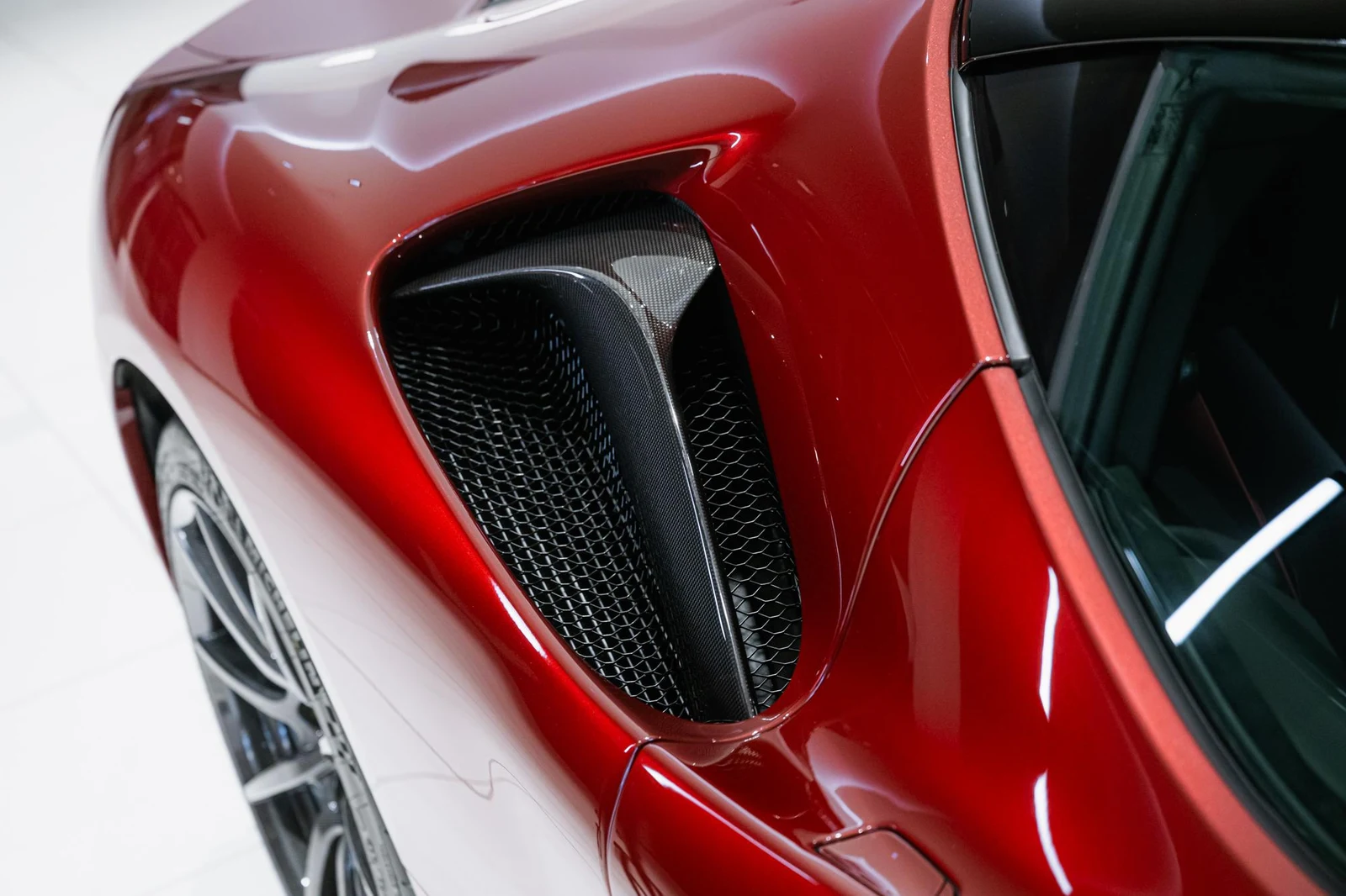 Ferrari SF90 Stradale, 7/10