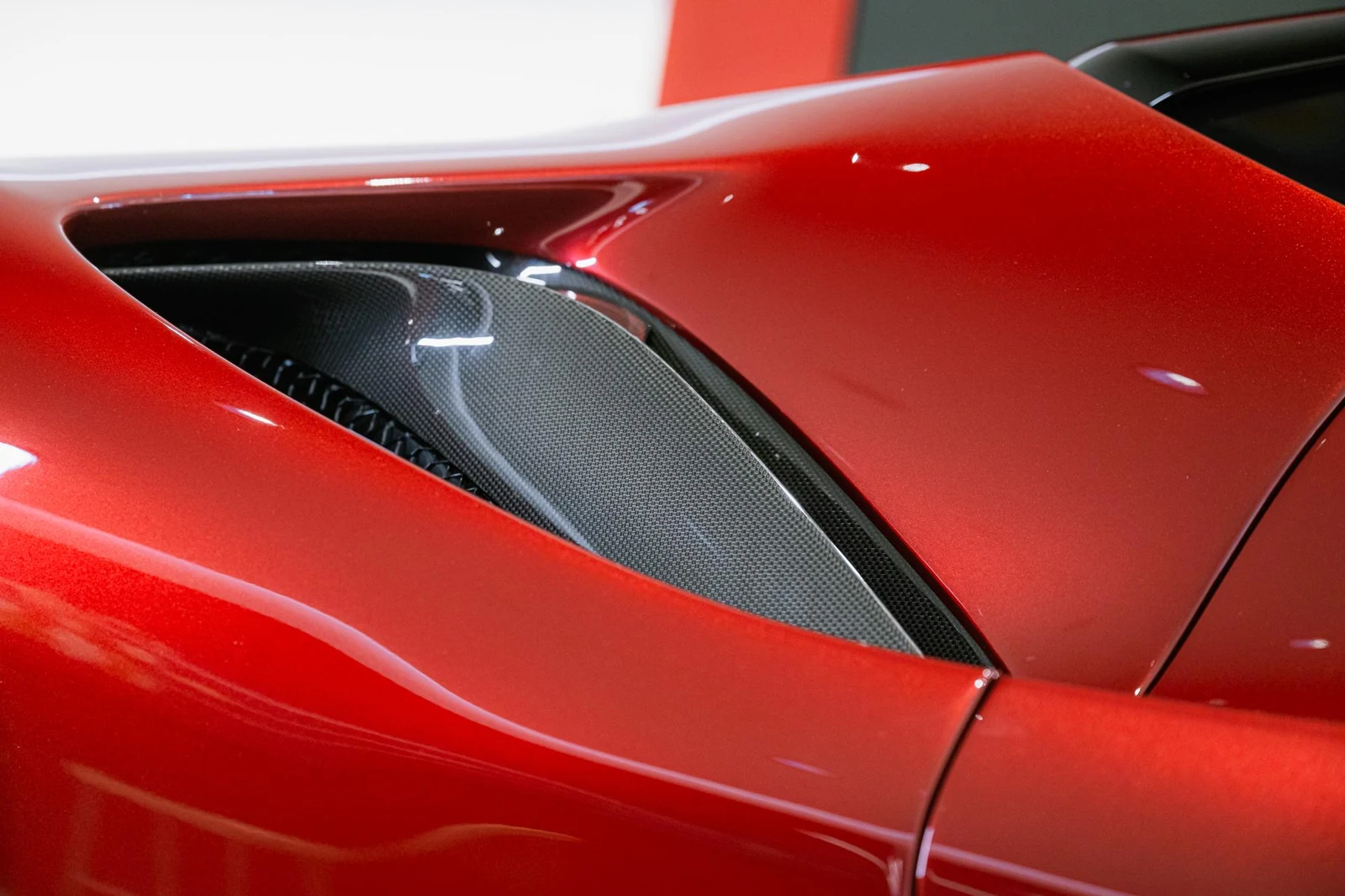 Ferrari SF90 Stradale, 8/10