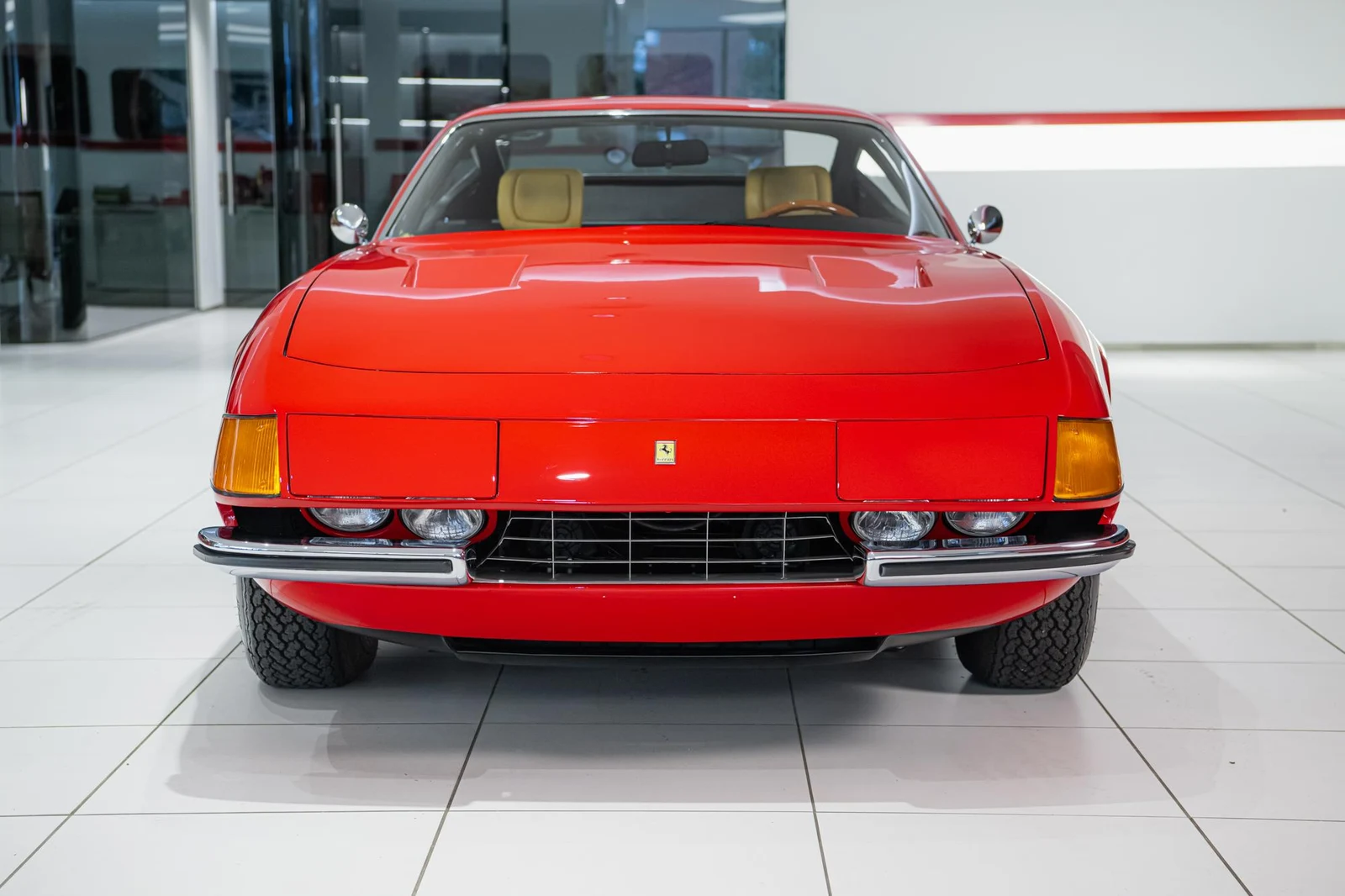 Ferrari 365 GTB/4 Daytona, 2/10