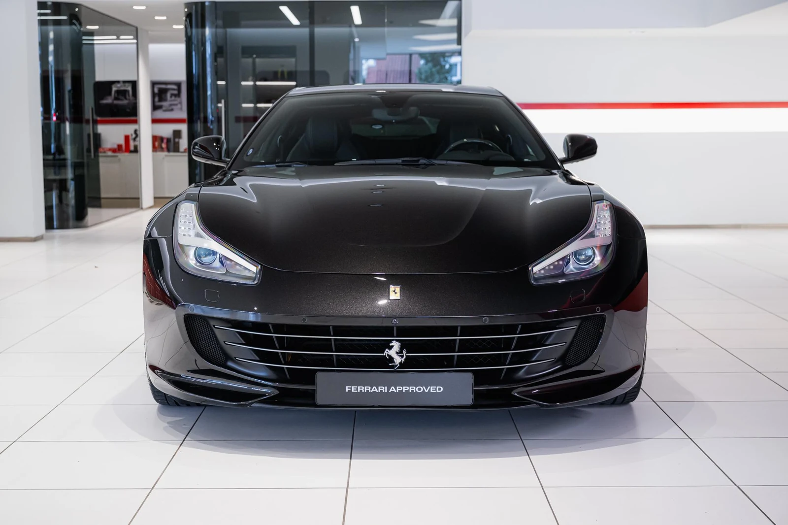 Ferrari GTC4Lusso T, 2/10