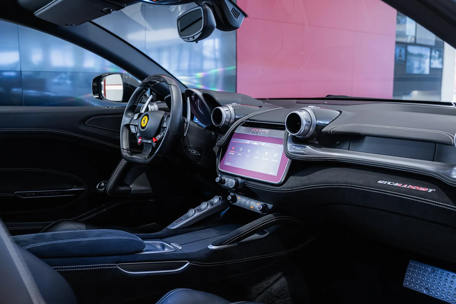 Ferrari GTC4Lusso T, 9/10