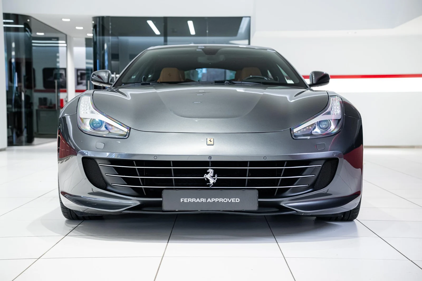 Ferrari GTC4Lusso T, 2/10