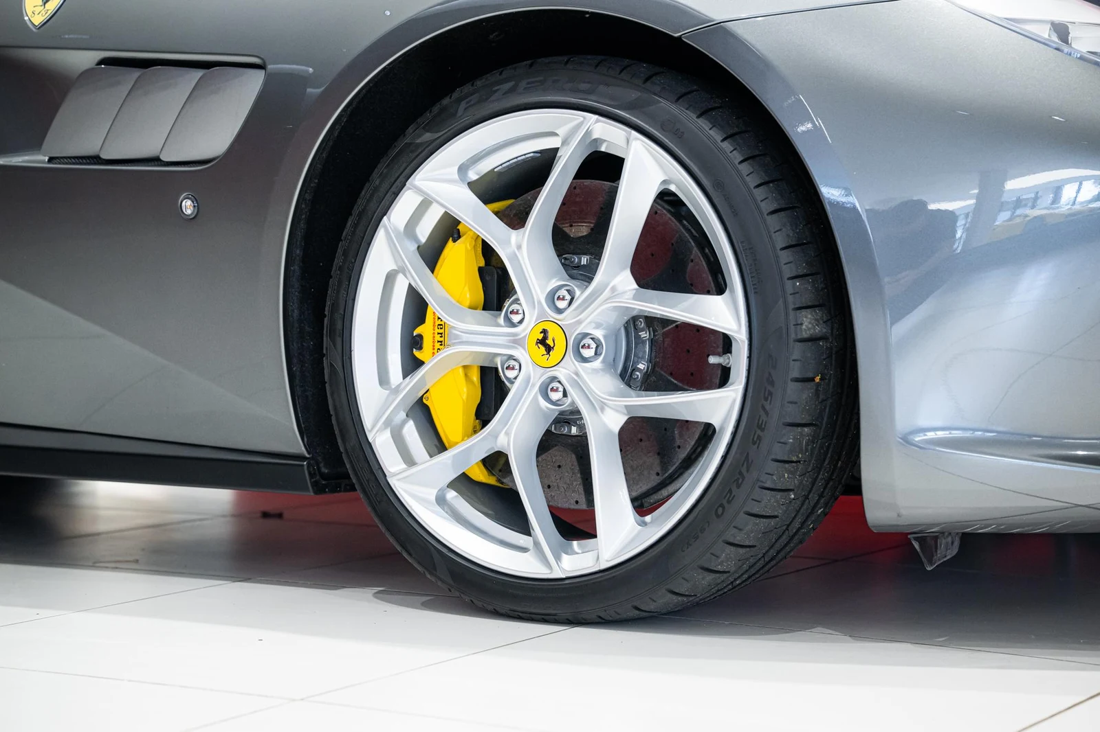 Ferrari GTC4Lusso T, 4/10