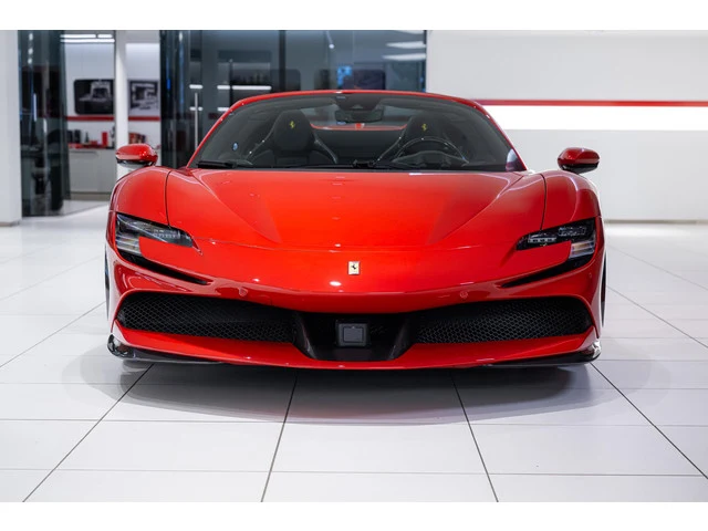 Ferrari SF90 Spider, 2/10