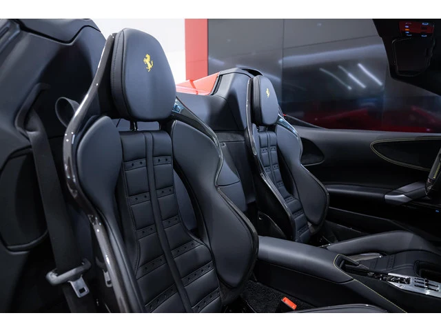 Ferrari SF90 Spider, 8/10