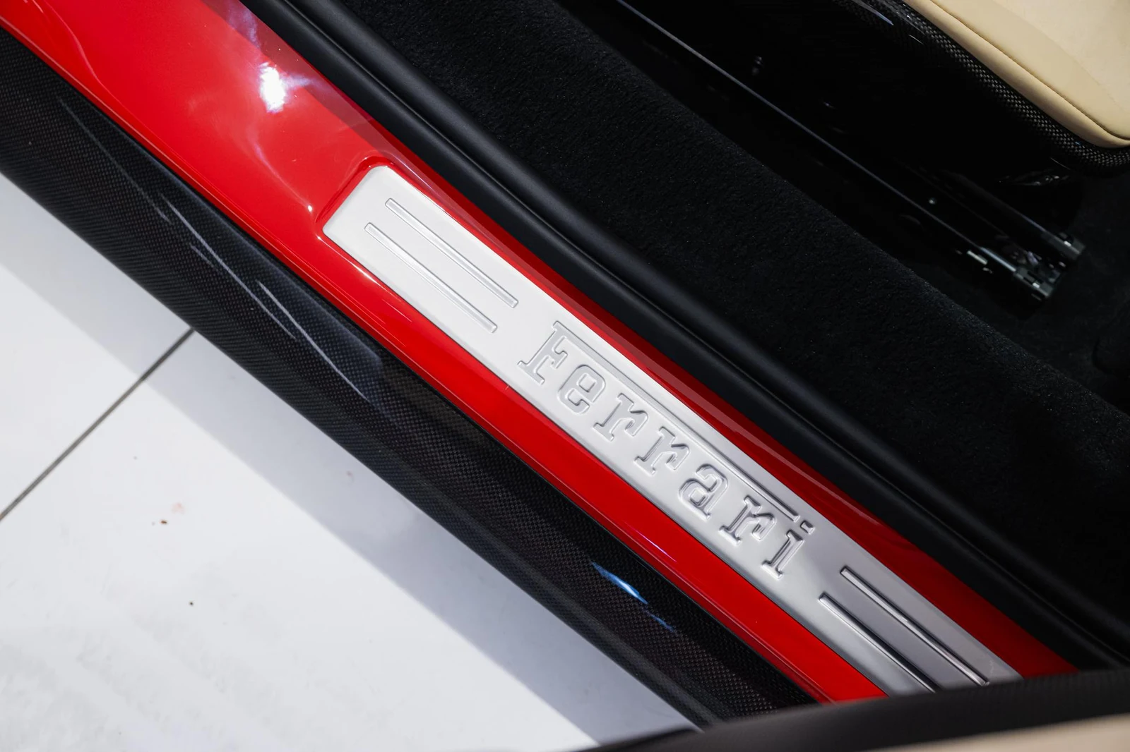 Ferrari 296 GTS, 6/10