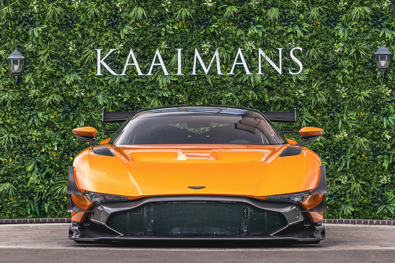 2016 Aston Martin Vulcan AMR Pro, 2/10