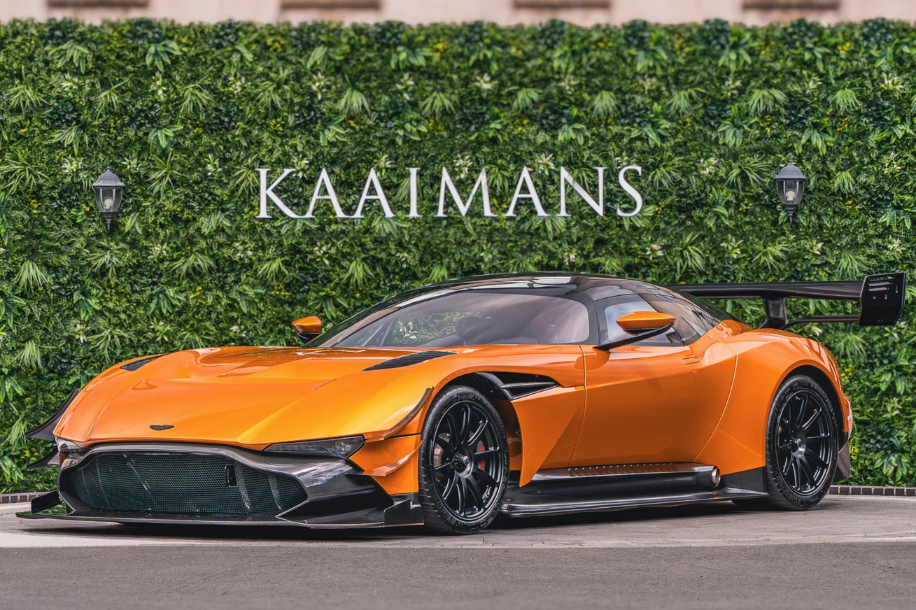 2016 Aston Martin Vulcan AMR Pro, 3/10