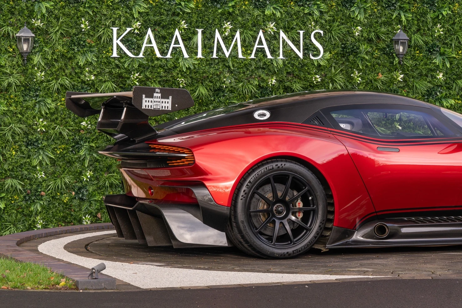 2016 Aston Martin Vulcan, 4/10