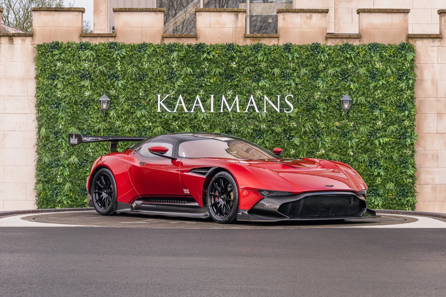 2016 Aston Martin Vulcan, 5/10
