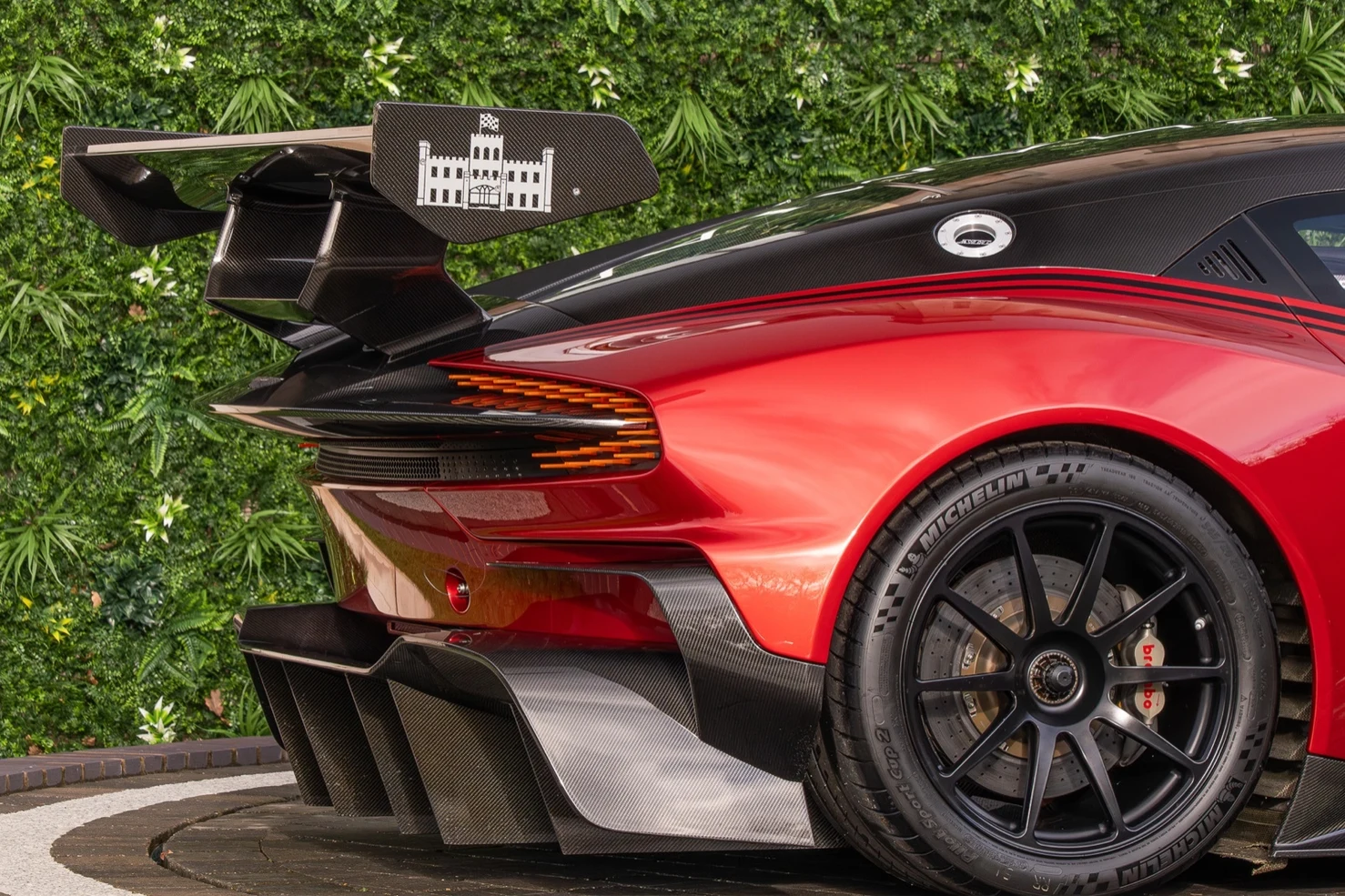 2016 Aston Martin Vulcan, 9/10