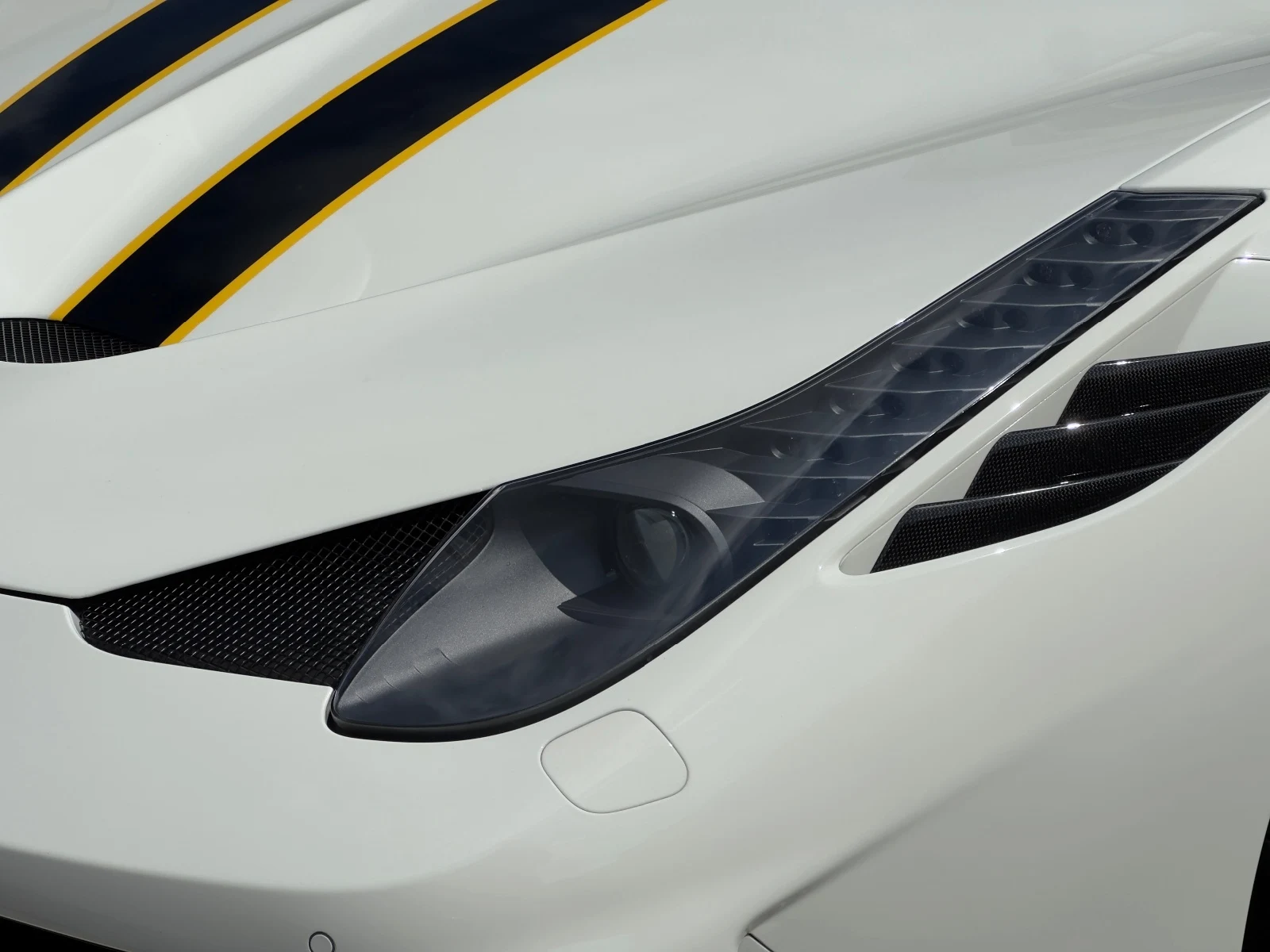 2015 Ferrari 458 Speciale, 8/10