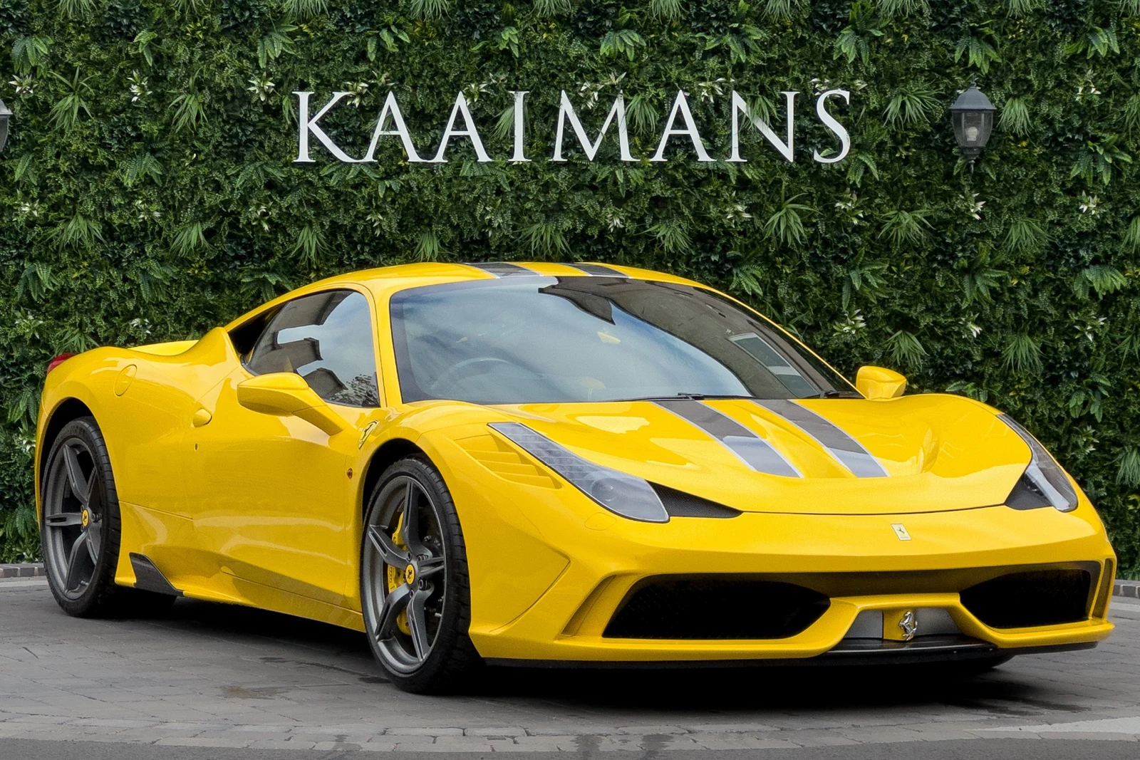 Ferrari 458 Speciale · Giallo Modena · Kaaimans International
