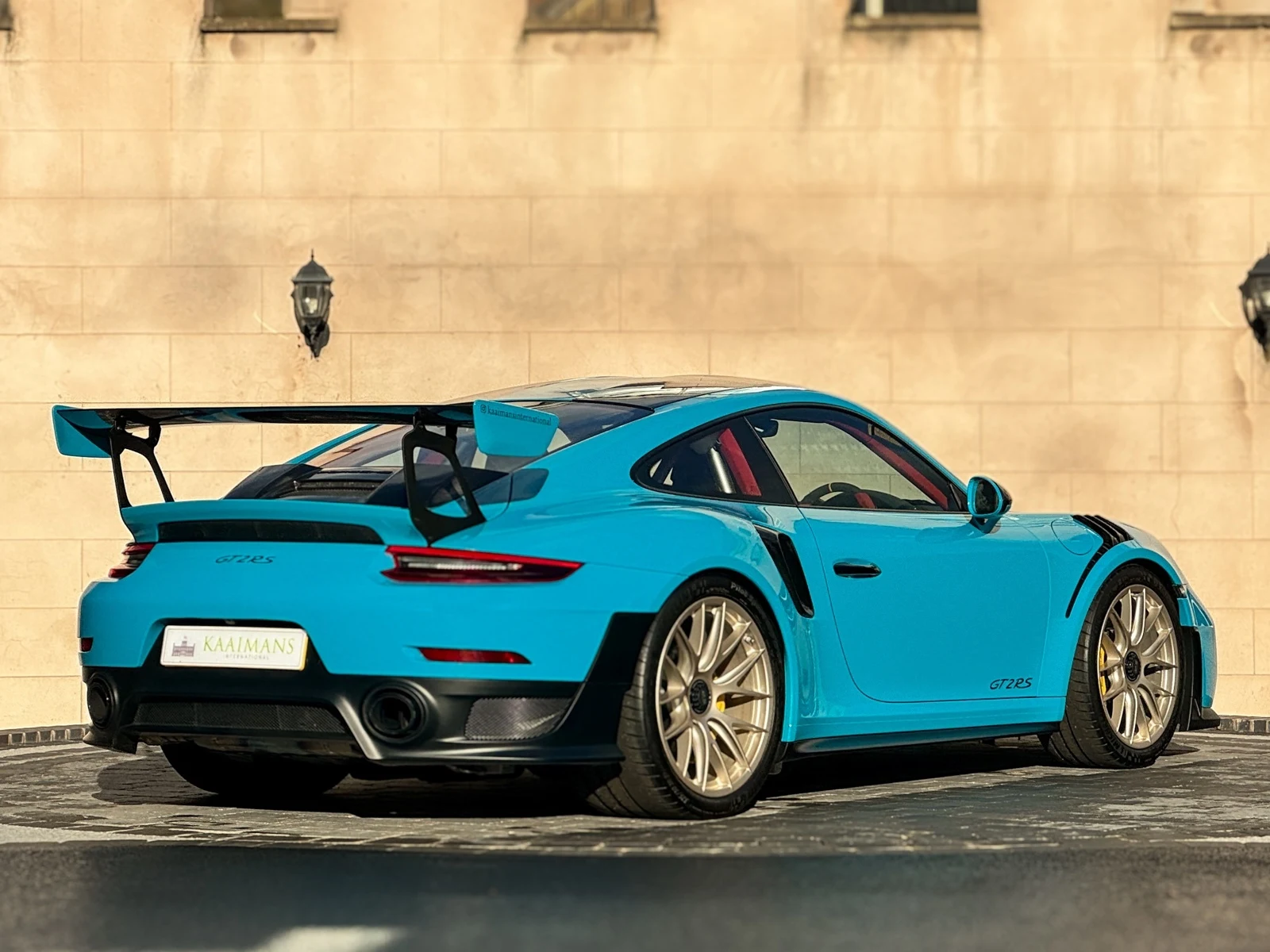 2018 Porsche 911 (991.2) GT2 RS Weissach, 6/10
