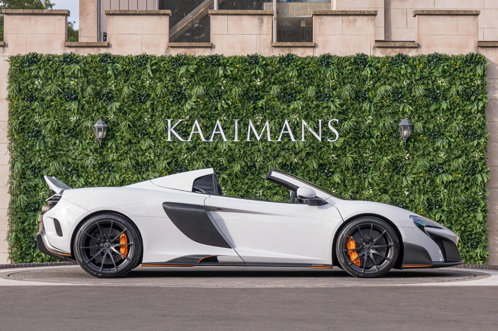 2016 McLaren 675LT Spider, 4/10