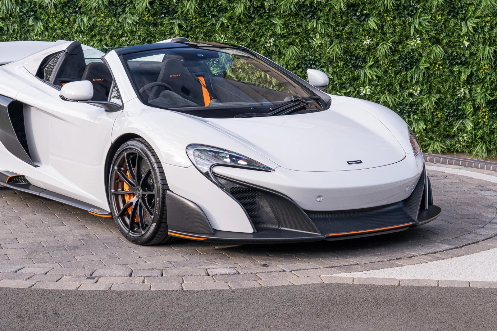 2016 McLaren 675LT Spider, 7/10