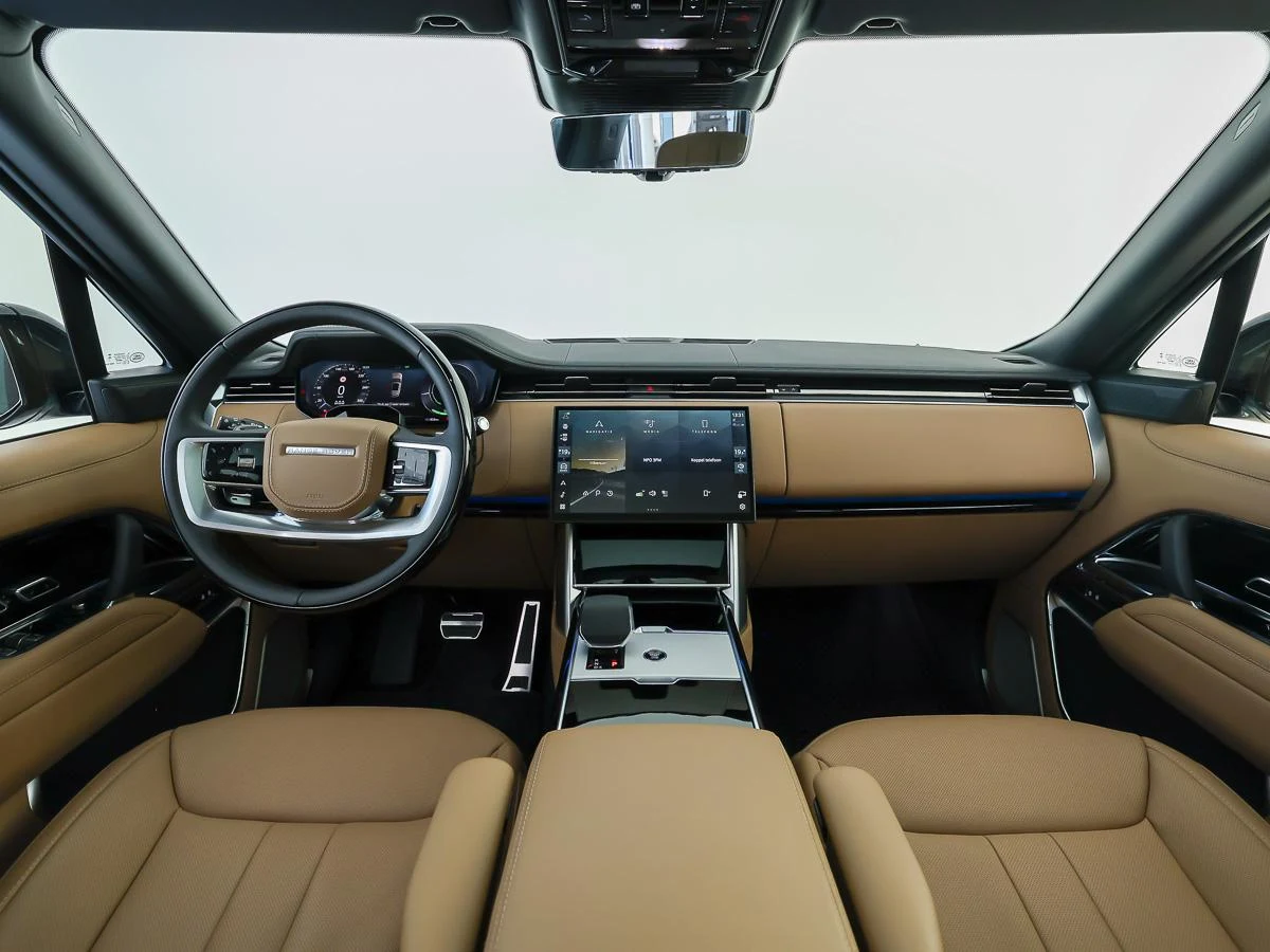 Land Rover Range Rover P550e Autobiography, 4/10