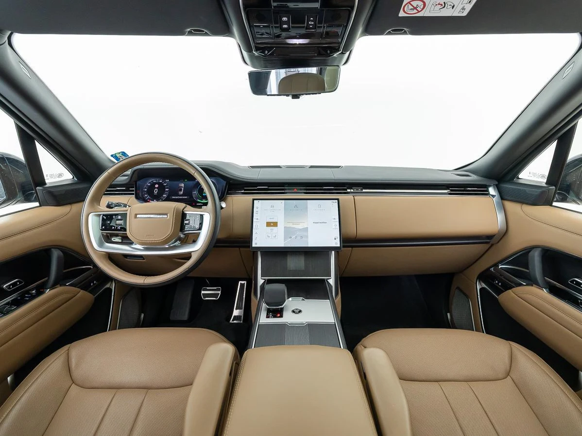 Land Rover Range Rover P550e Autobiography, 4/10