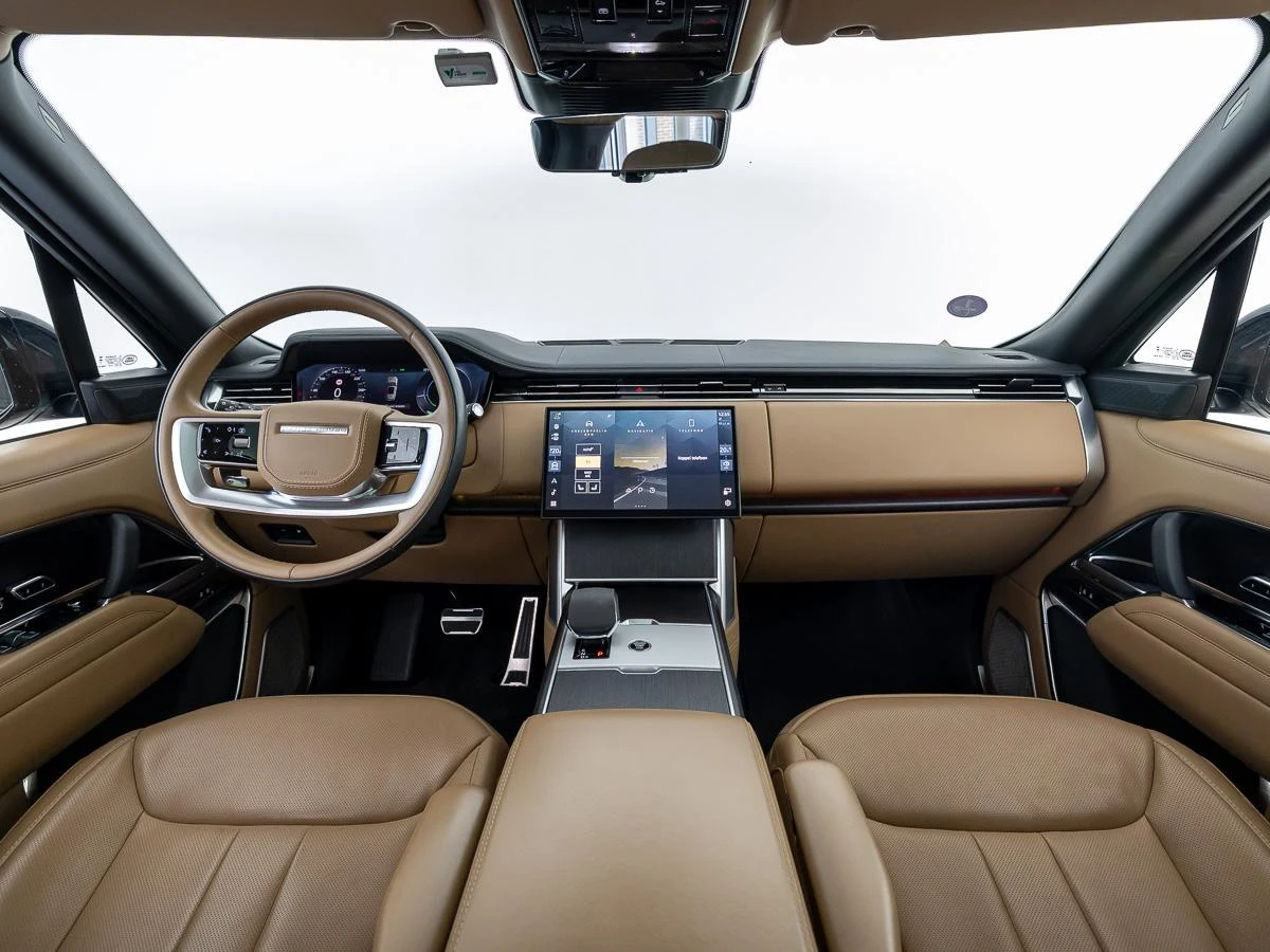 Land Rover Range Rover P550e Autobiography, 4/10