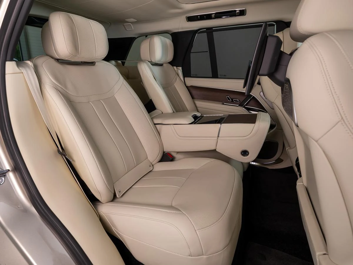 Land Rover Range Rover P460e Autobiography, 5/10