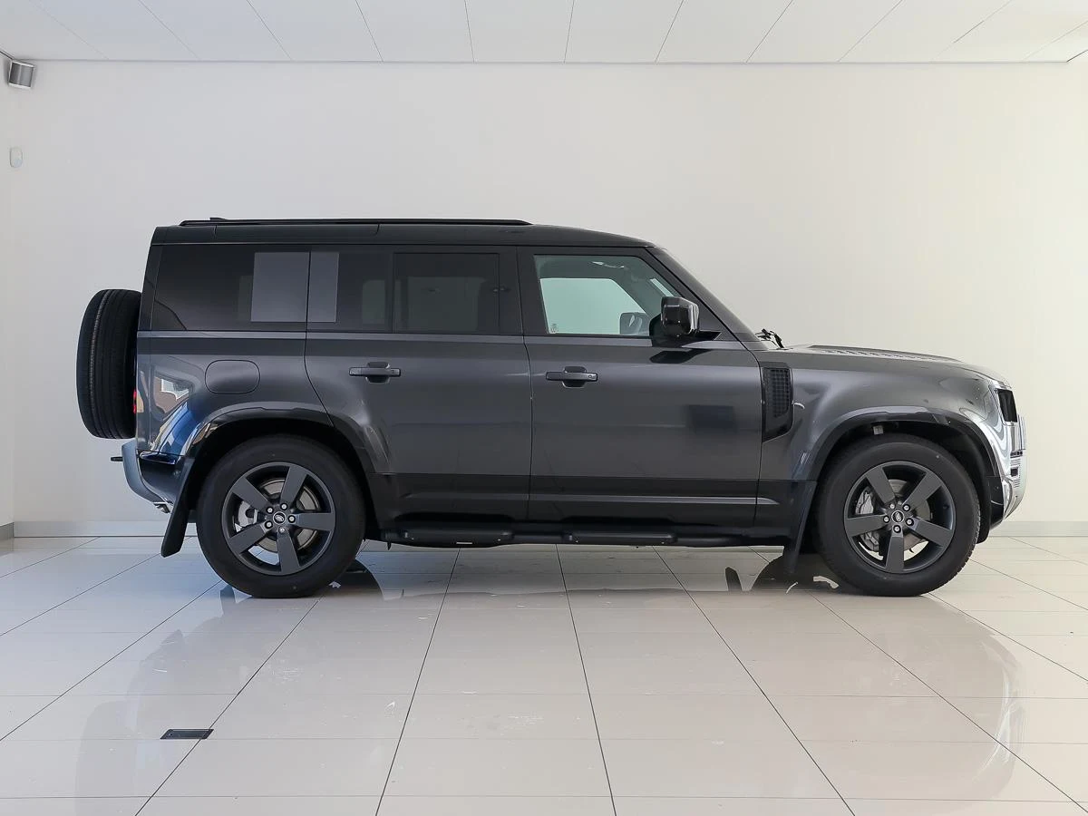 Land Rover Defender 110 PHEV P300e X-Dynamic SE, 6/10