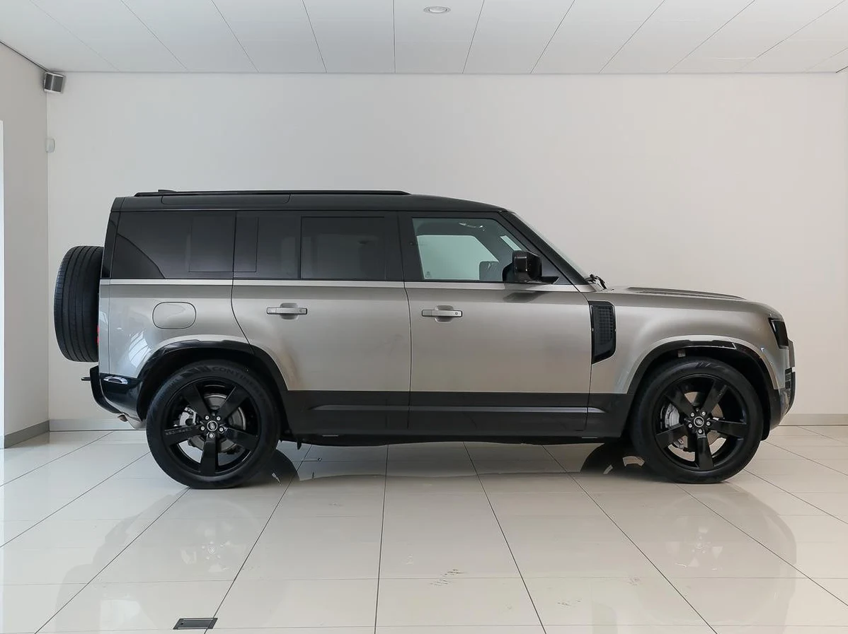 Land Rover Defender 110 PHEV P300e X-Dynamic HSE, 6/10