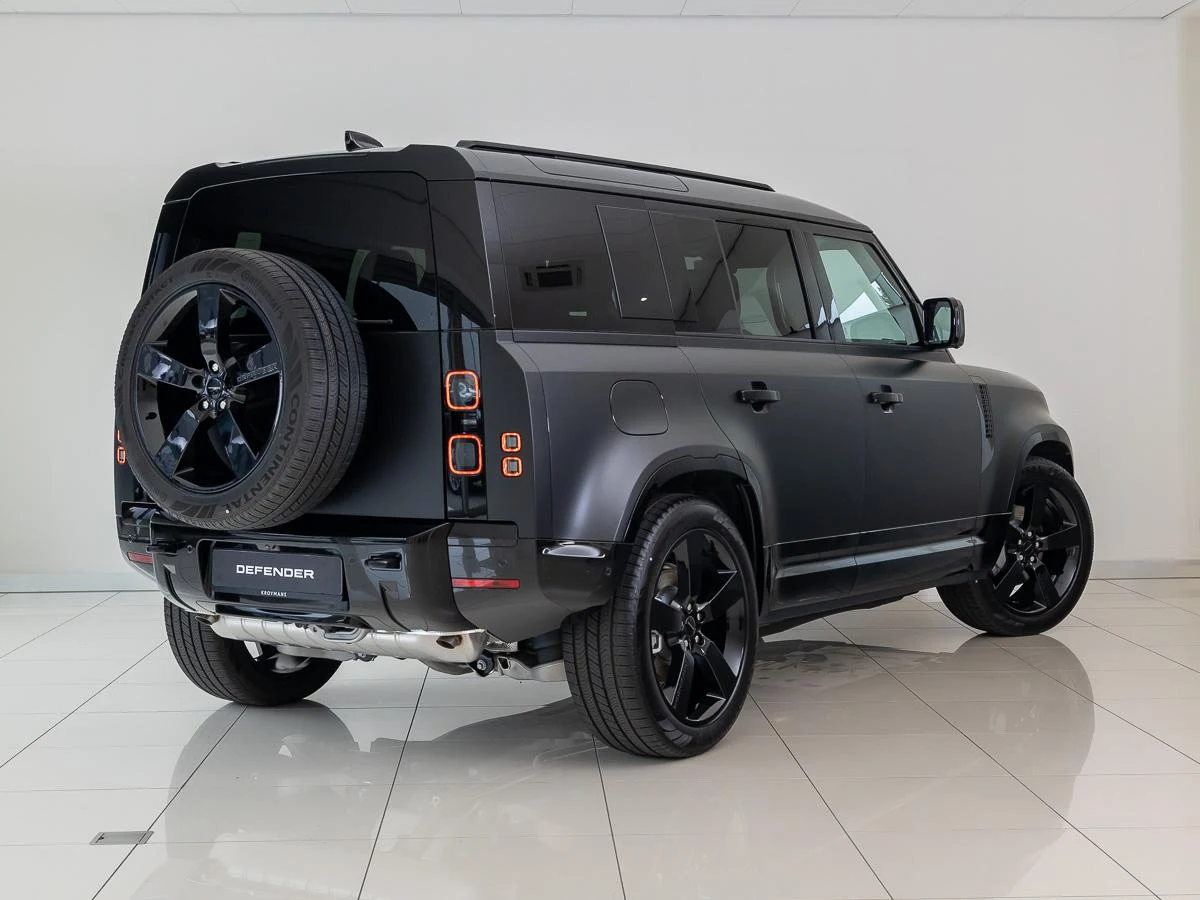 Land Rover Defender 110 PHEV P300e Dynamic Edition, 2/10