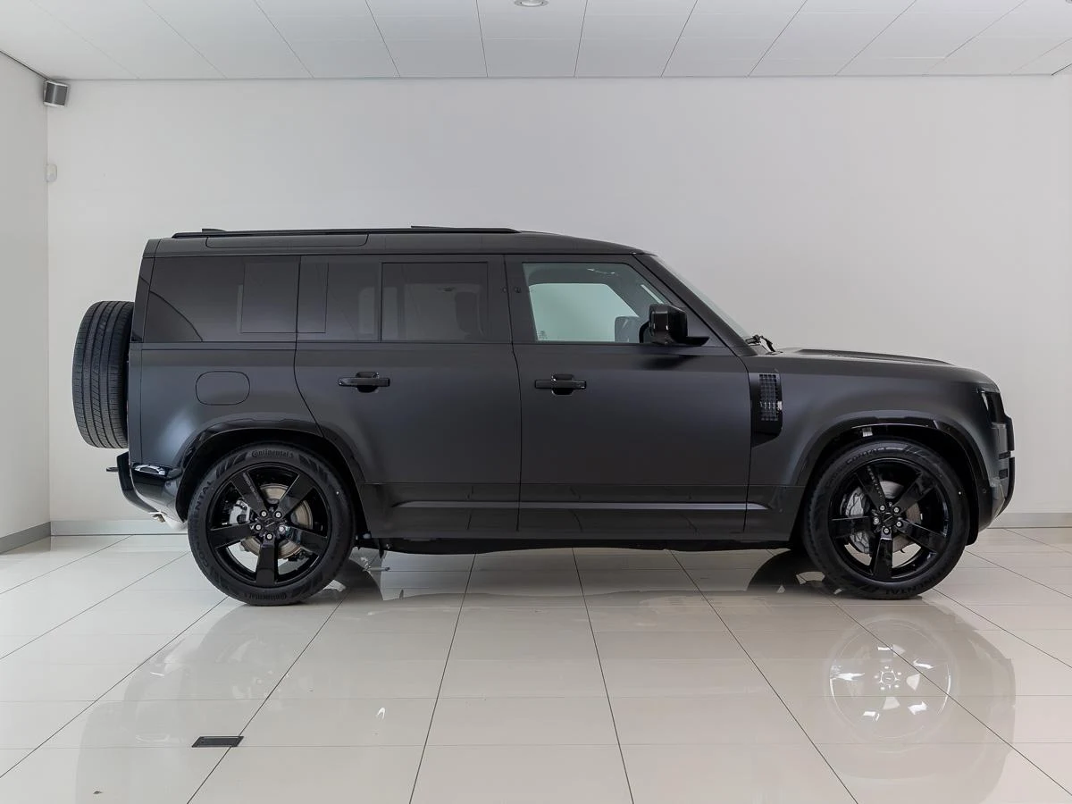 Land Rover Defender 110 PHEV P300e Dynamic Edition, 6/10