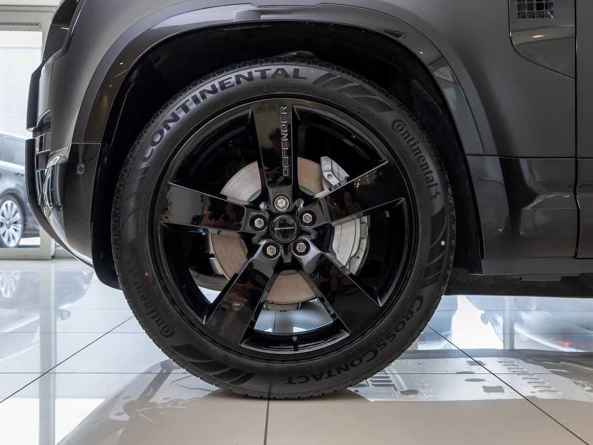 Land Rover Defender 110 PHEV P300e Dynamic Edition, 9/10