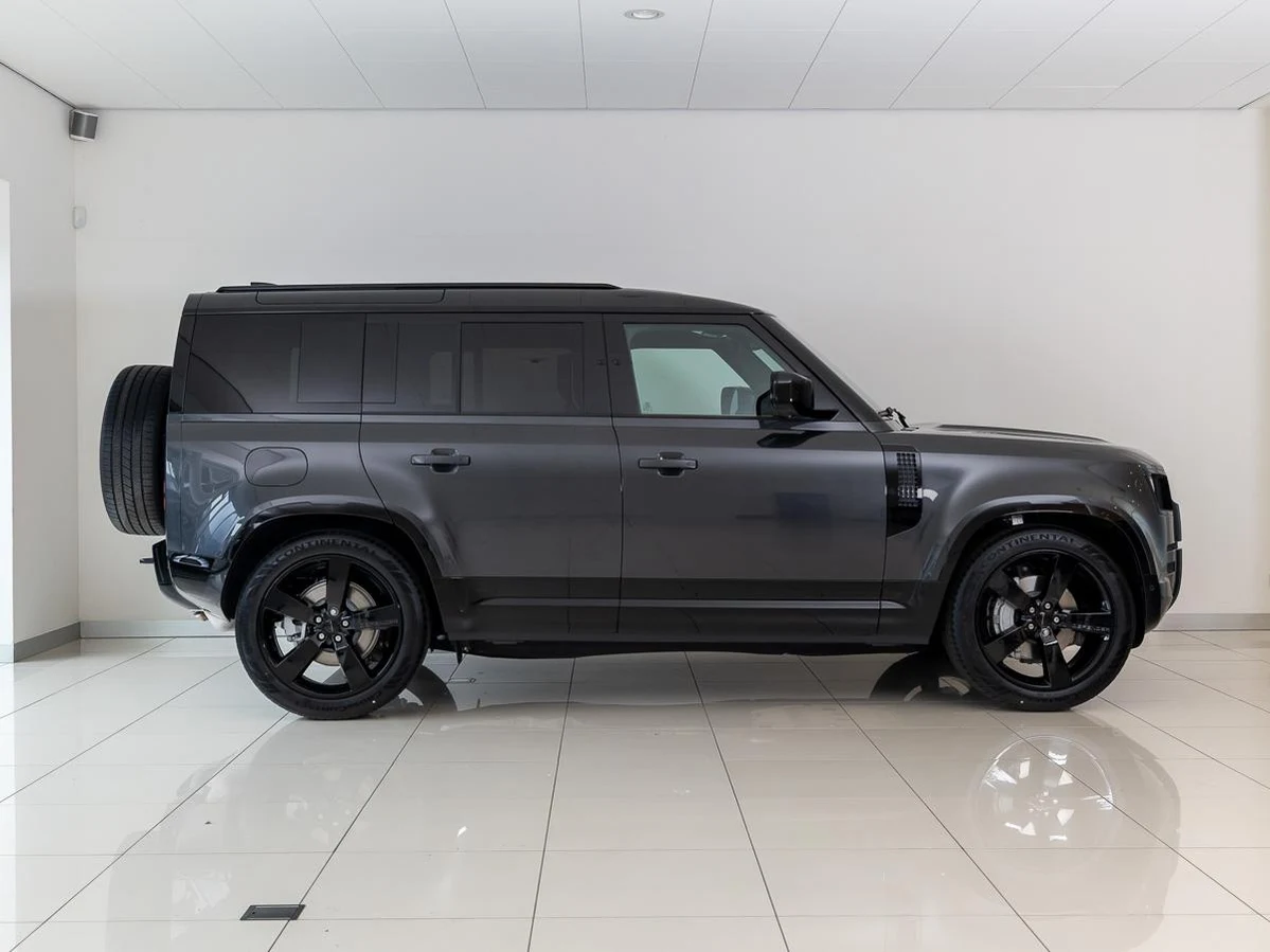 Land Rover Defender 110 PHEV P300e Dynamic Edition, 6/10