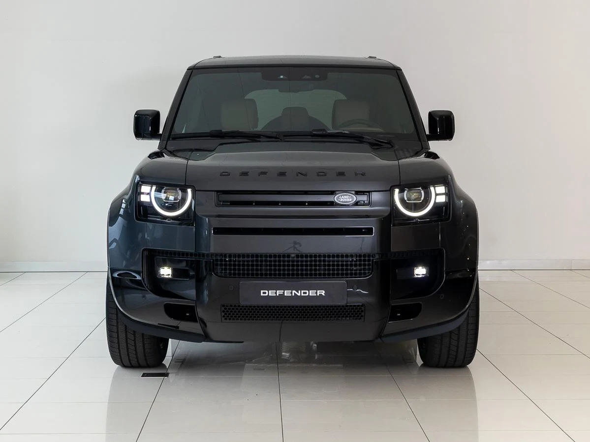 Land Rover Defender 110 PHEV P300e Dynamic Edition, 8/10