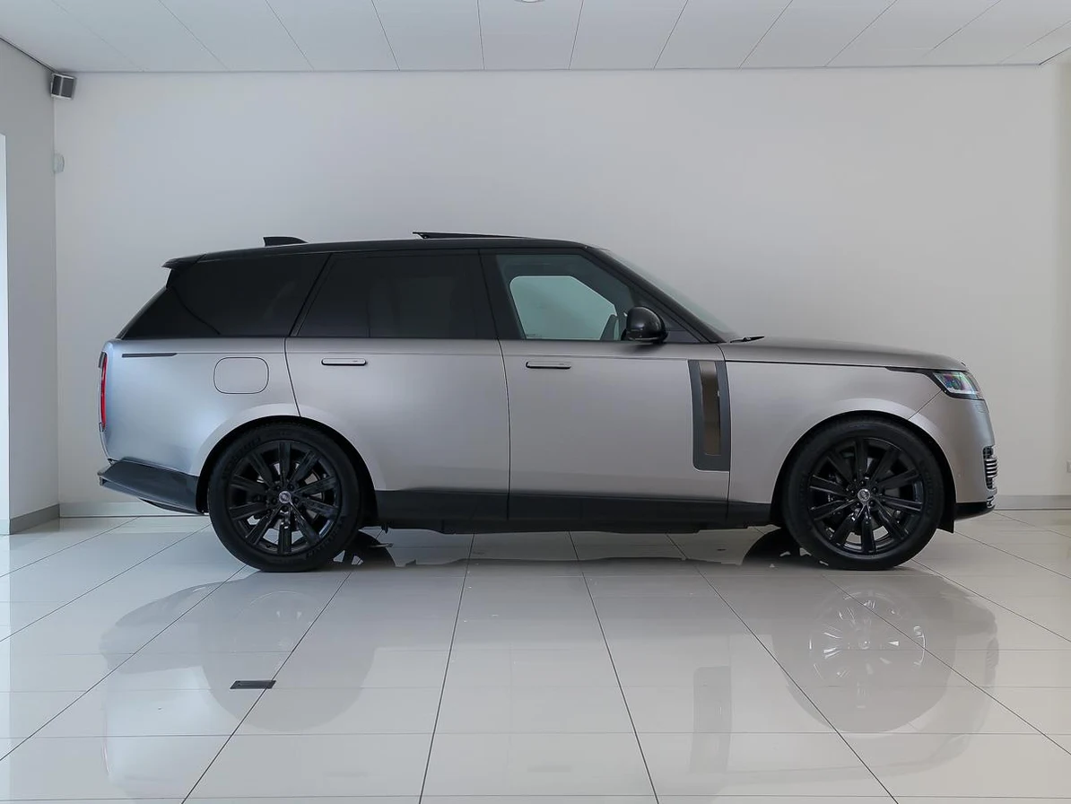 Land Rover Range Rover SV P550e, 6/10