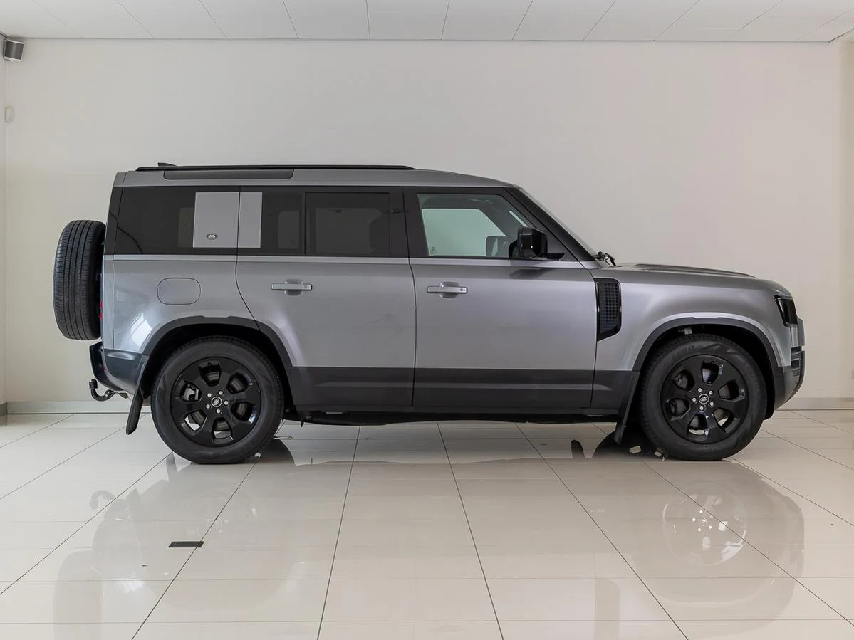 Land Rover Defender 110 PHEV P400e S, 6/10