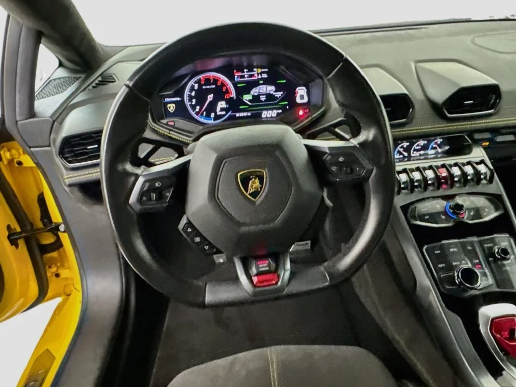 2017 Lamborghini Huracán LP 580-2 interior, Nero Ade