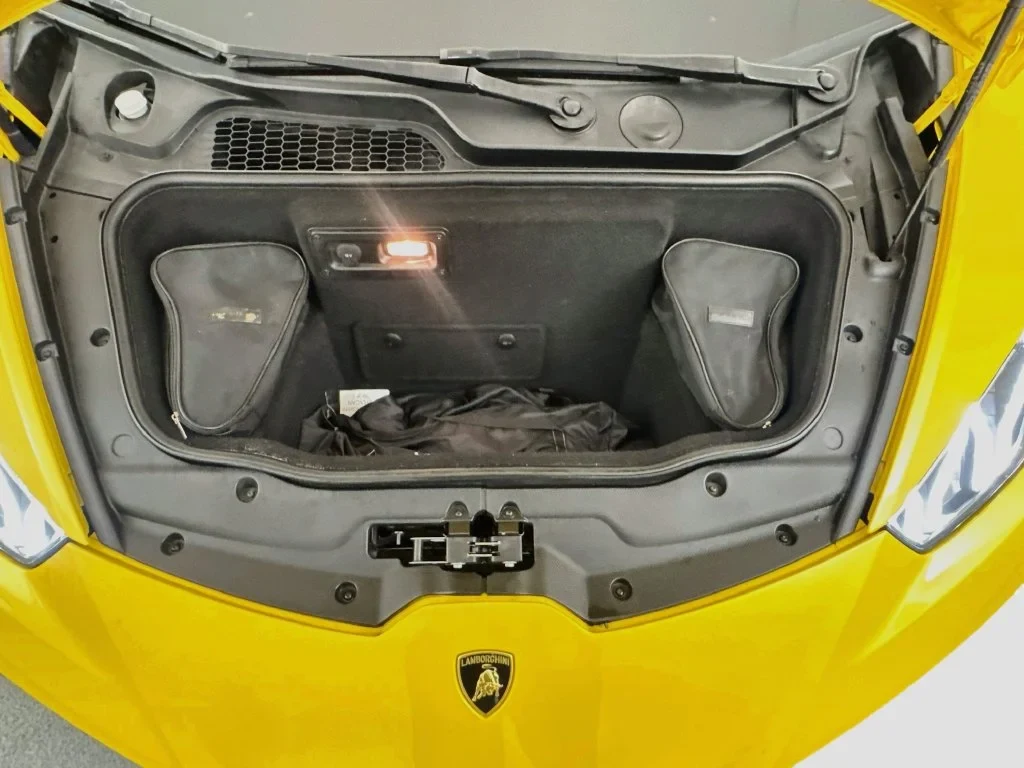 2017 Lamborghini Huracán LP 580-2 trunk